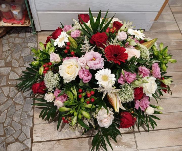 Au Lys d'Or réalise de beaux bouquets de fleurs d’anniversaire.